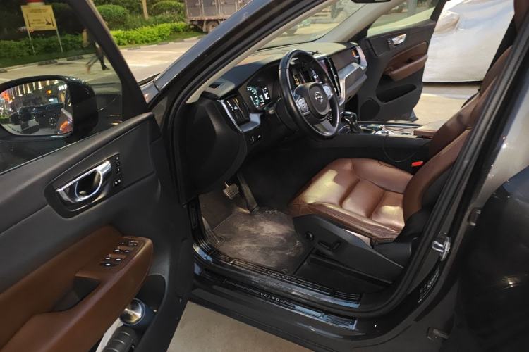 Used Volvo XC60 2019 T5 4x4 Smart Edition China VI Standard Driver Seat