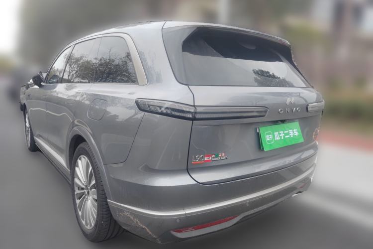 Used ONVO Luxeed L90 2025 Model—Ultra Six-Seater Version
