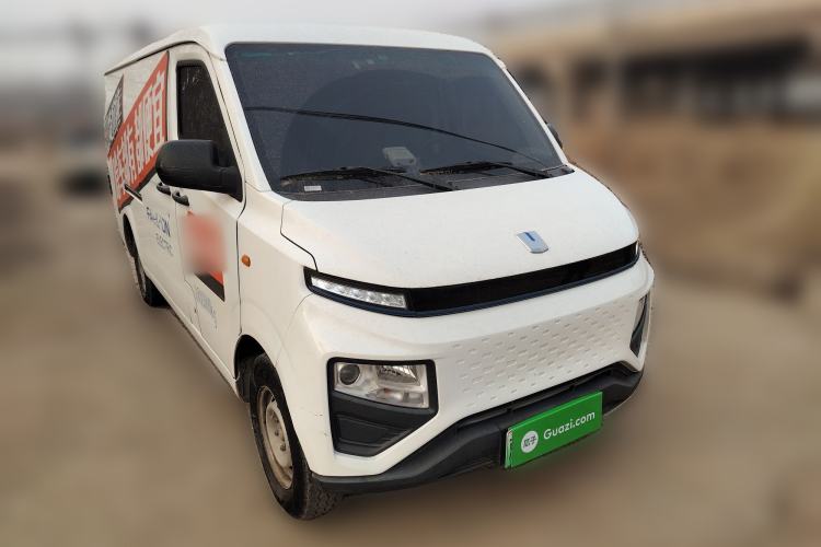 Used Farizon Xingxiang V 2023 V6E Ningde Times 41.86kWh Value Edition Front Right 45 Deg