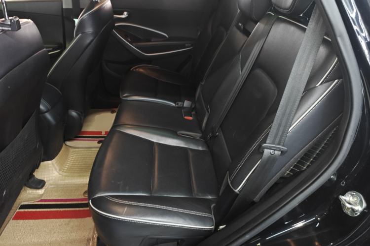 Used Hyundai Santa Fe 2017 2.4L Automatic Two-Wheel Drive Smart Version 5 Seats Left Rear Seat