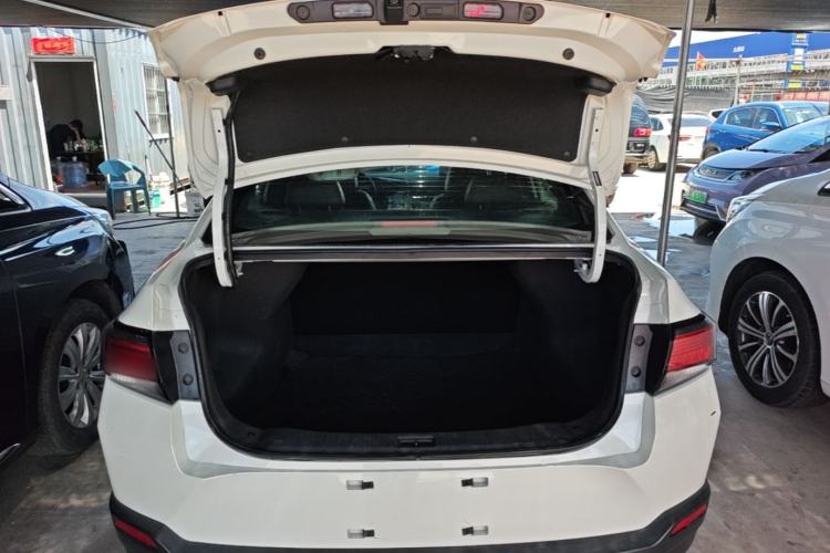 Used Venucia D60 2018 1.6L Manual Smart Connect Elite Edition
