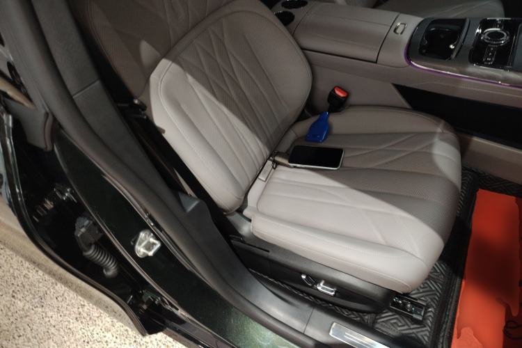 Used Geely Galaxy 8 2025 130km EM-i Prestige Edition Right Front Seat