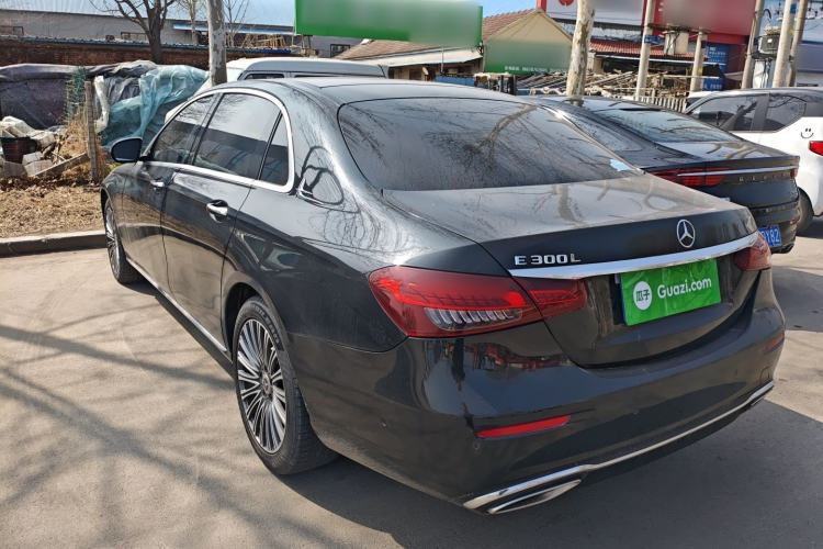 Used Mercedes-Benz E-Class 2017 E 300 L Sporty and Stylish Model
