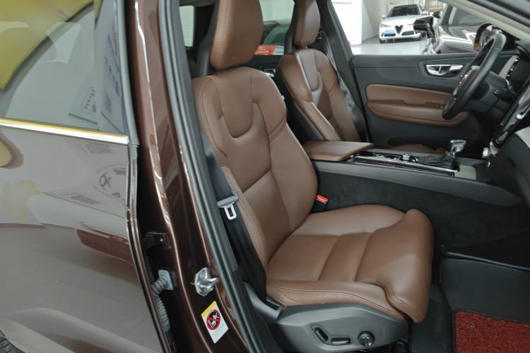 Used Volvo XC60 2018 T5 4x4 Zhiya Luxury Edition Right Front Seat