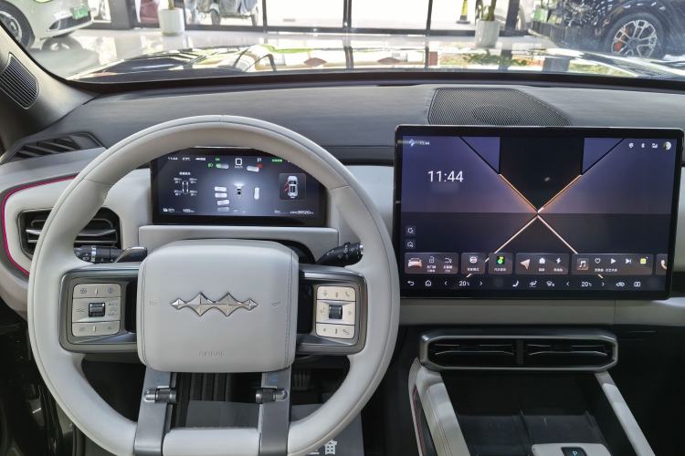 Used Formula Leopard Titanium 3 2025 501 km All-Wheel Drive Intelligent Driving Max Edition
