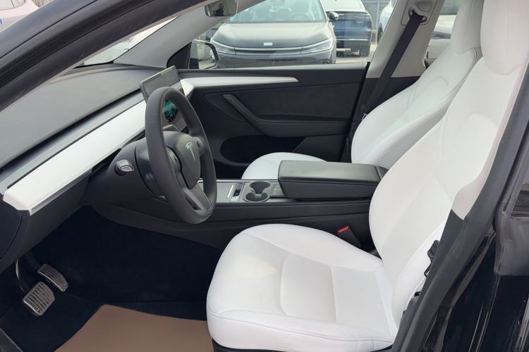 Used Tesla Model Y 2022 Rear-Wheel-Drive Version
