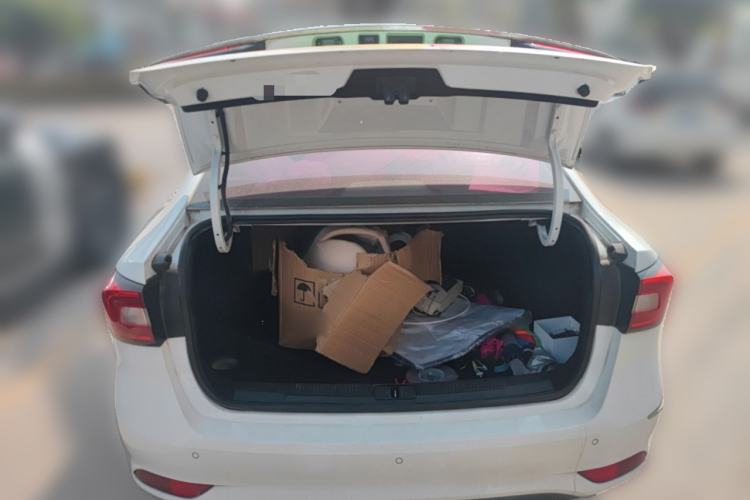 Used Roewe i5 2019 1.5L Automatic 4G Connected Langhao Edition Trunk