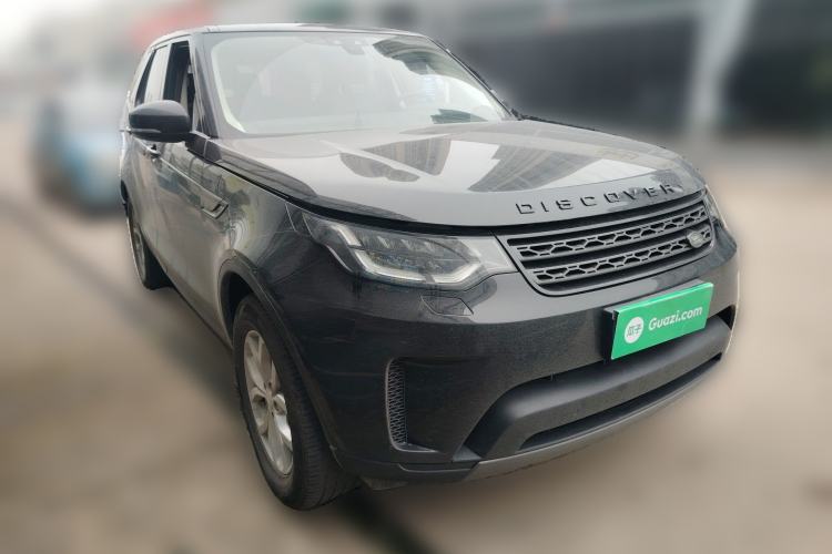 Used Land Rover Discovery 2018 3.0 SC V6 SE Front Right 45 Deg