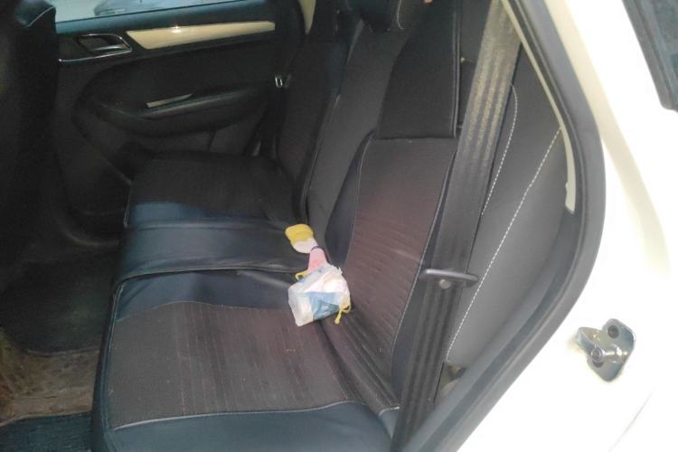 Used Roewe RX5 2016 Revised Version 20T Two-Wheel Drive Manual Transmission Luxury Edition
