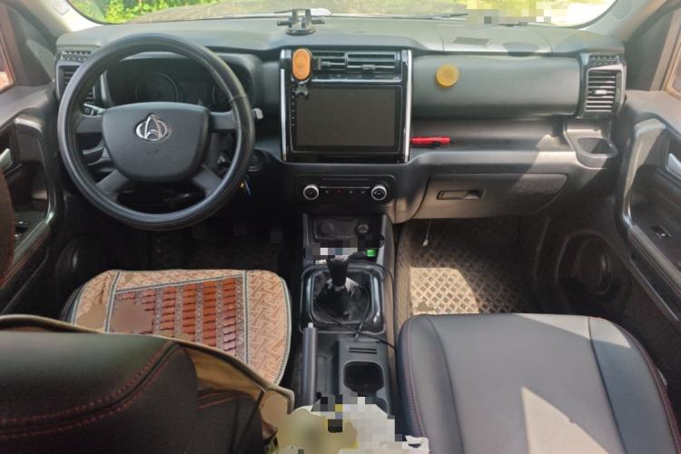 Used CHANGAN OSHAN X70A 2019 1.5L Manual Basic Version China VI Standard Center Console