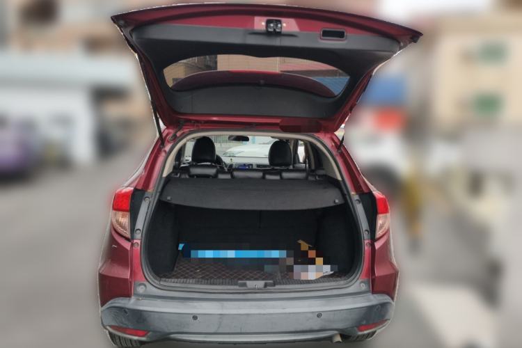 Used Honda Vezel 2015 1.5L CVT two-wheel drive Comfort trim Trunk