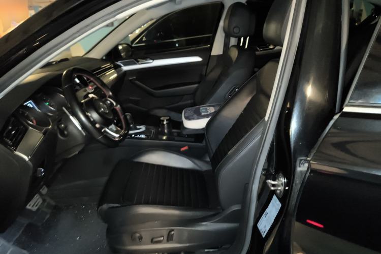 Used Volkswagen Magotan 2019 330TSI DSG Leading Model China VI Standard
