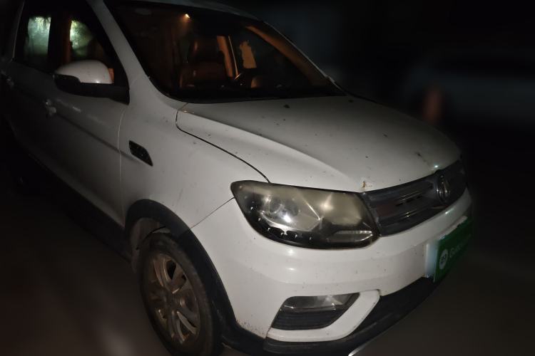 Used Dongfeng Fengon 370 2016 1.5L Manual Standard Edition SFG15-02 7 Seats Front Right 45 Deg