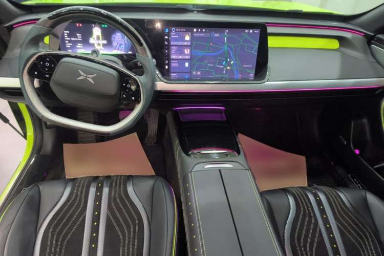 Used XPeng P7 2021 562E Pengyi Performance Edition Center Console