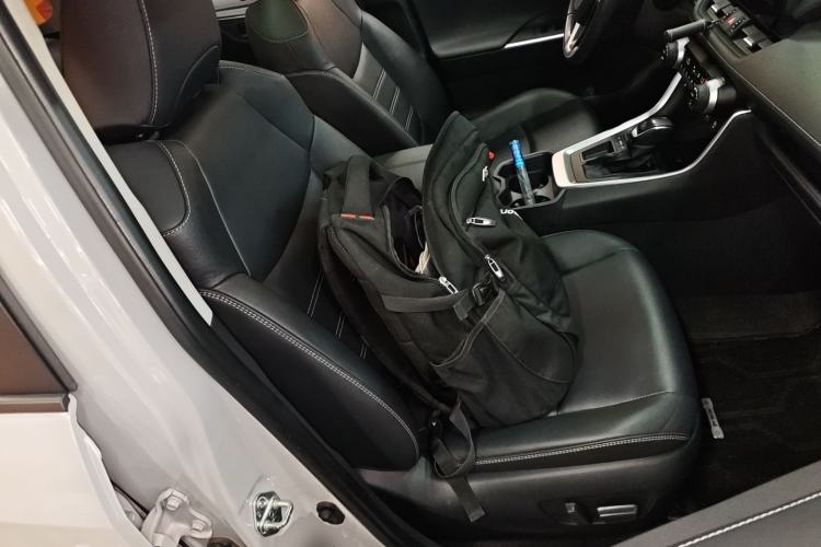 Used Toyota RAV4 2023 2.0L CVT Two-Wheel Drive Fashion Plus Edition Right Front Seat