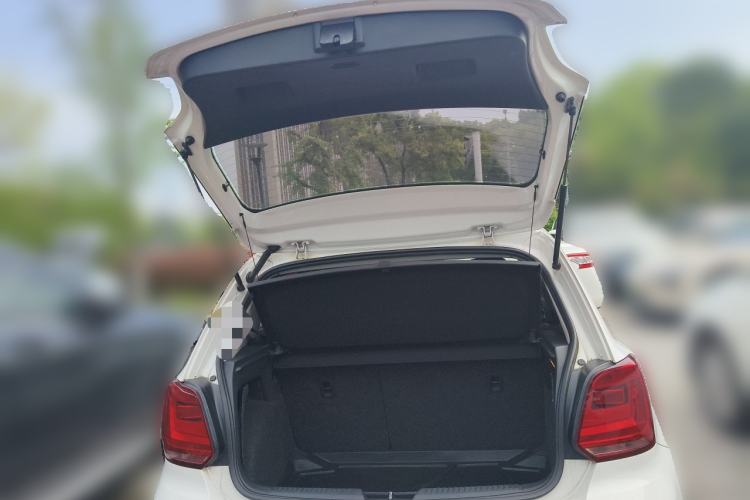 Used Volkswagen Polo 2014 1.6L Automatic Comfort Edition
