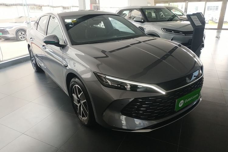 Used BYD Qin L 2025 DM-i Smart Drive 120KM Leading Model Front Right 45 Deg