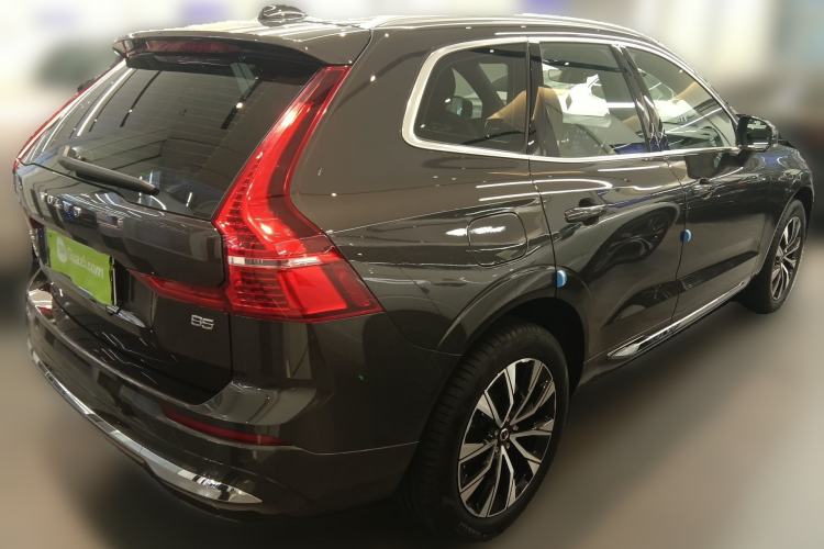 Used Volvo XC60 2023 B5 4x4 Smart Luxury Edition Rear Right 45 Deg