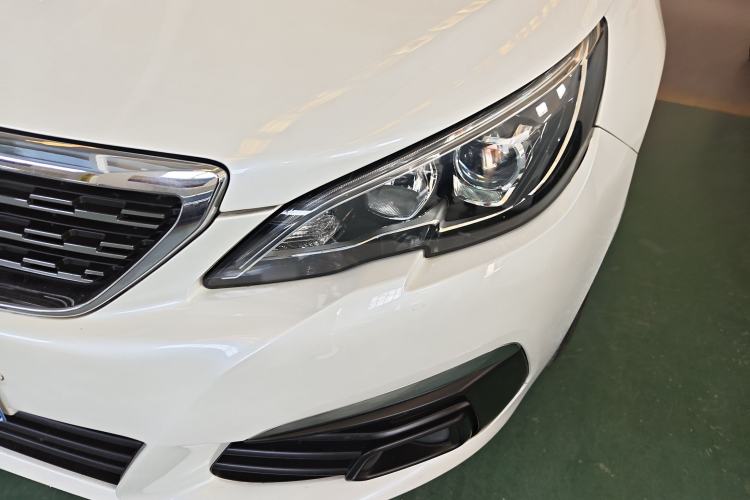 Used Peugeot 308 2018 1.6L Automatic Luxury Edition Left Front Headlight
