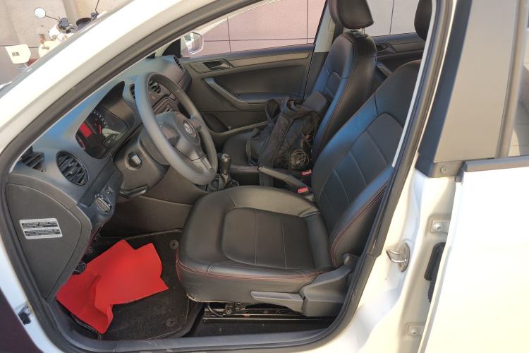 Used Volkswagen Jetta 2015 Zhuihui Edition 1.4L Manual Fashion Model
