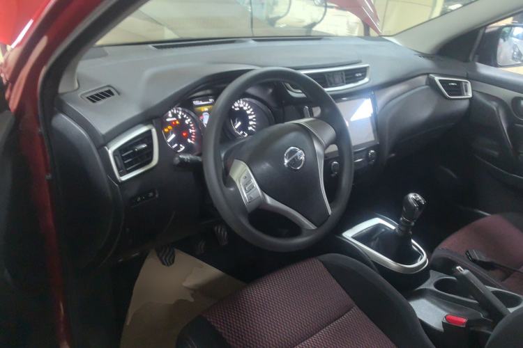 Used Nissan Qashqai 2016 1.2T Manual Fashion Edition Center Console