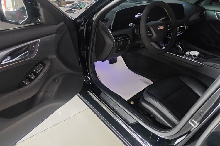 Used Cadillac CT5 2024 28T Luxury Pro Trim Driver Seat