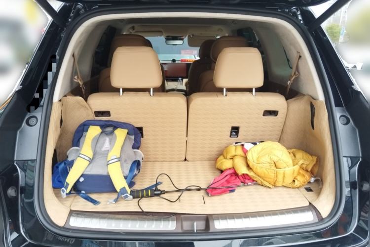 Used Hima AITO M8 2025 Extended-Range Ultra Version 53.4 kWh 6-Seater Edition Trunk