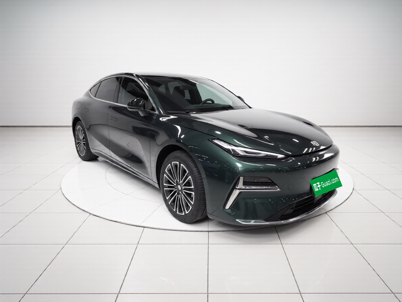 Geely Galaxy 8 2025 130km EM-i Deluxe Edition — снимка 3