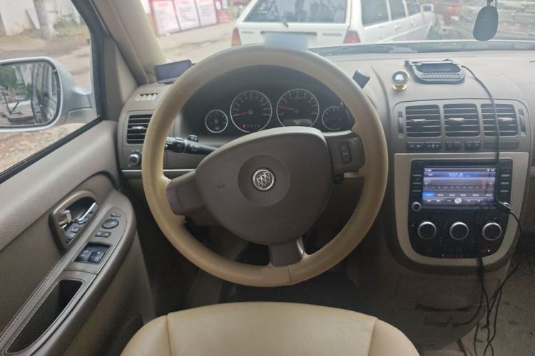Used Buick GL8 2014 2.4L Comfort Edition
