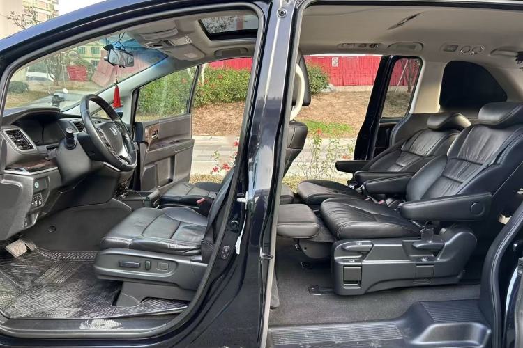 Used Honda Odyssey 2015 Updated Version 2.4L Smart Edition
