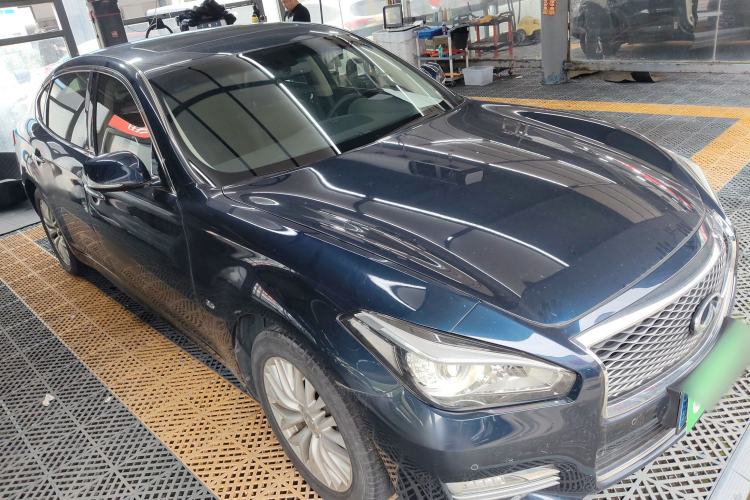 Used Infiniti Q70 2017 Q70L 2.5L Enjoyment Edition Front Right 45 Deg