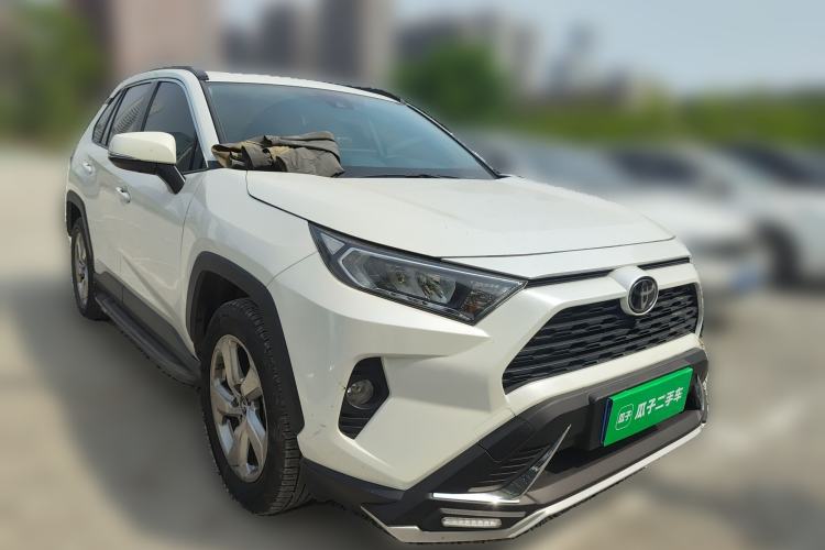 Used Toyota RAV4 2020 2.0L CVT Two-Wheel Drive Fashion PLUS Edition Front Right 45 Deg