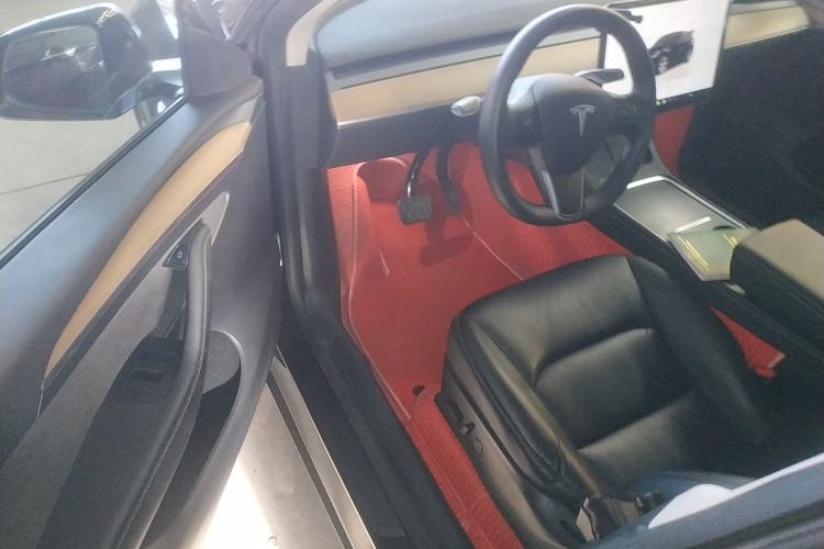 Used Tesla Model Y 2022 Long-Range All-Wheel-Drive Version
