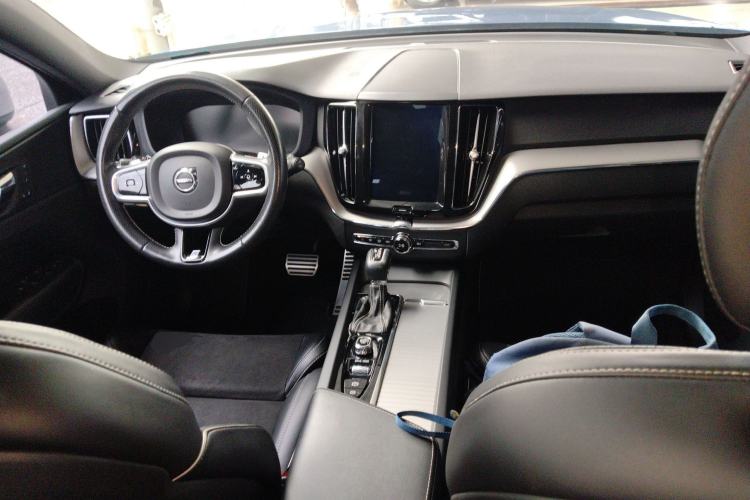 Used Volvo XC60 2018 T5 4x4 Smart & Sporty Edition