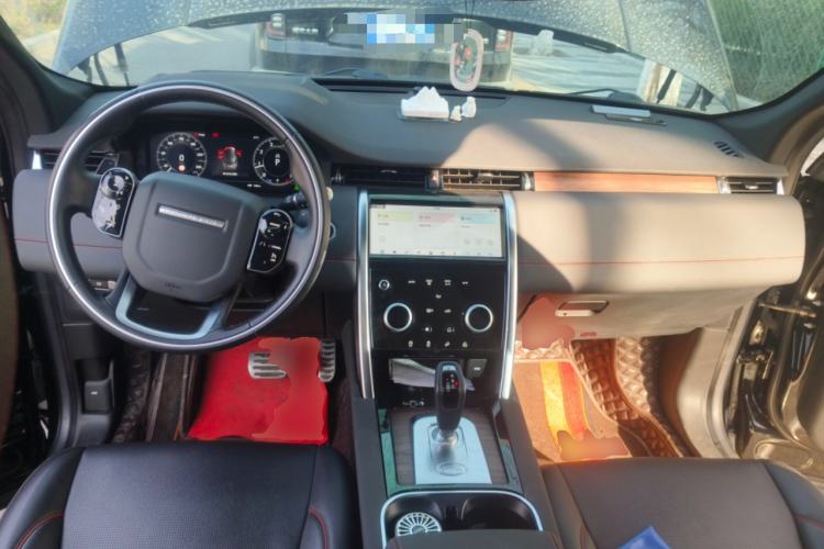 Used Land Rover Discovery Sport 2021 249 PS R-Dynamic SE Performance Tech Edition 7 Seats Center Console