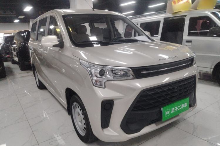 Used Dongfeng Fengon 380 2022 1.5L Standard Edition 7-Seater Passenger Vehicle Exterior 1