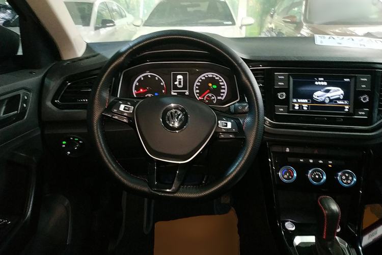 Used Volkswagen T-ROC 2018 280TSI DSG Two-Wheel-Drive Comfort Version China V Standard