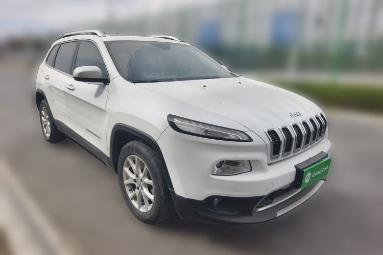 Used Jeep Cherokee 2017 2.4L Leading Smart Edition Front Right 45 Deg