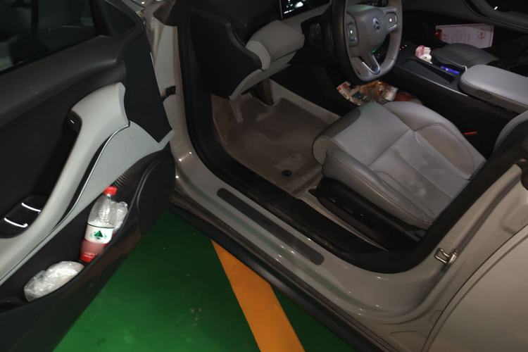 Used Nio ET5 2024 75 kWh Driver Seat