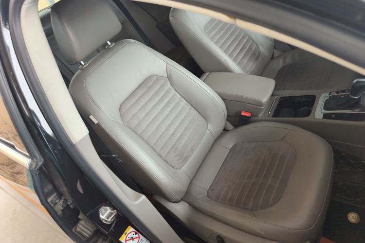 Used Volkswagen Magotan 2015 Facelift 1.8TSI Luxury Model Right Front Seat