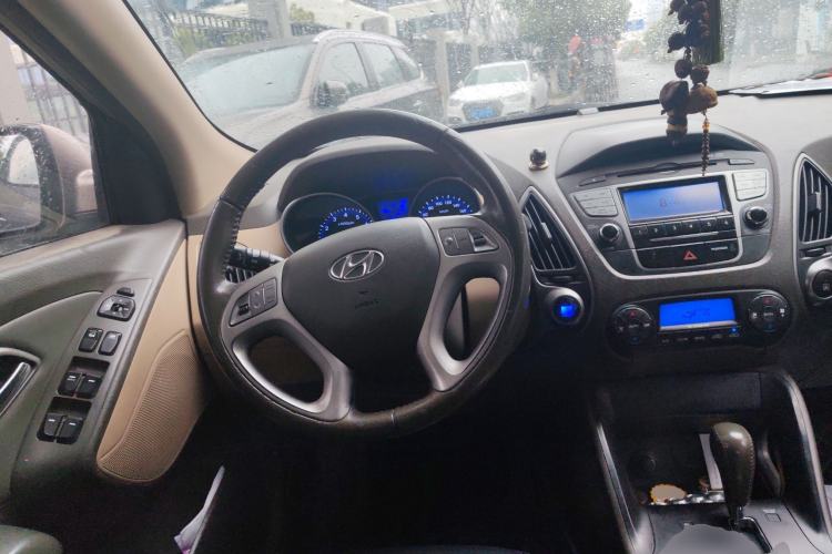 Used Hyundai ix35 2012 2.0L Automatic Two-Wheel Drive Elite Edition GLS
