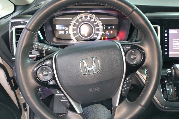 Used Honda Elysion 2016 2.4L Luxury Edition
