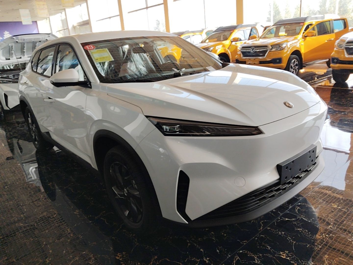 Dongfeng Aeolus SKY EV01 2025 530 km AIR Elite Edition — снимка 3