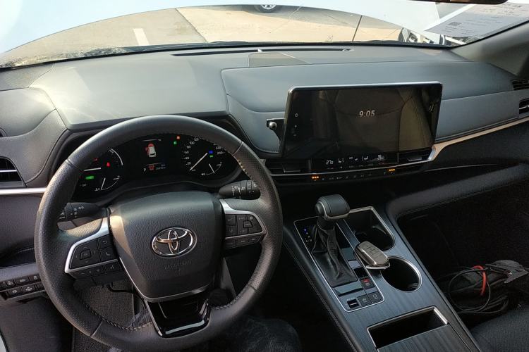 Used Toyota Sienna 2024 2.5L Hybrid Luxury Edition