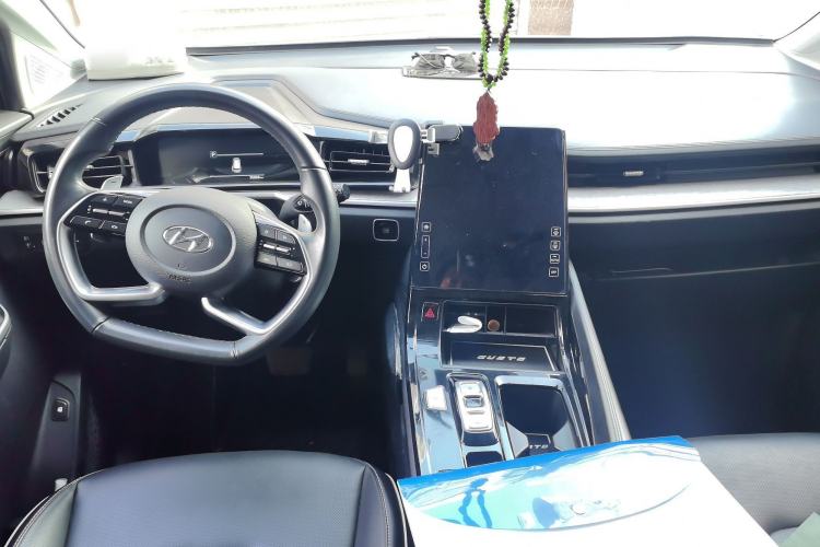 Used Hyundai Custo 2021 270TGDi Prestige LUX Center Console