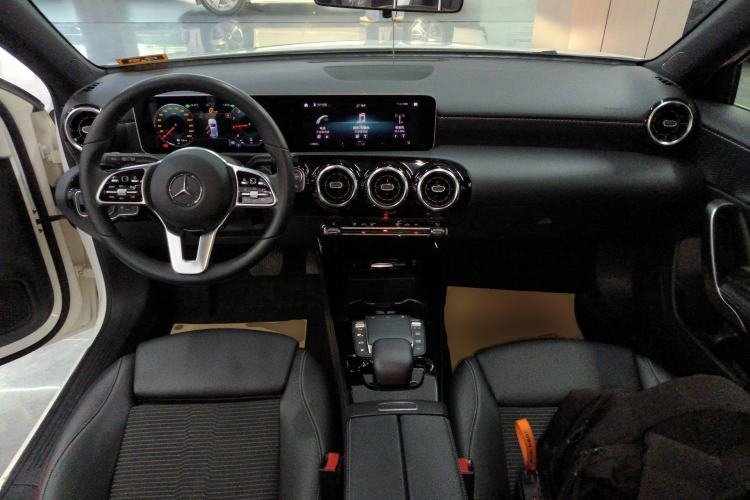 Used Mercedes-Benz A-Class 2019 A 200 Dynamic Edition Center Console