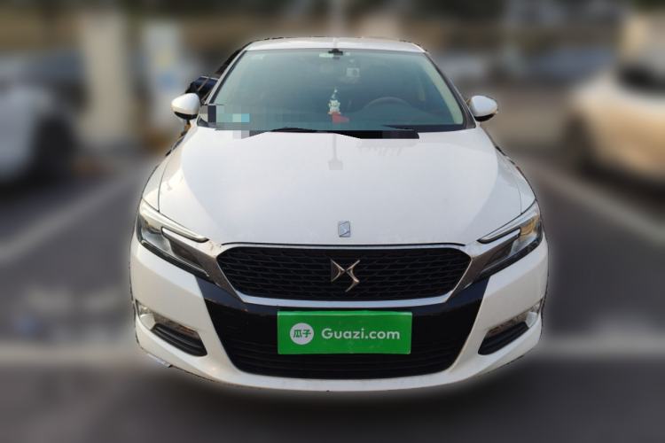 Used DS 5LS 2014 1.8L automatic Comfort version VTi140