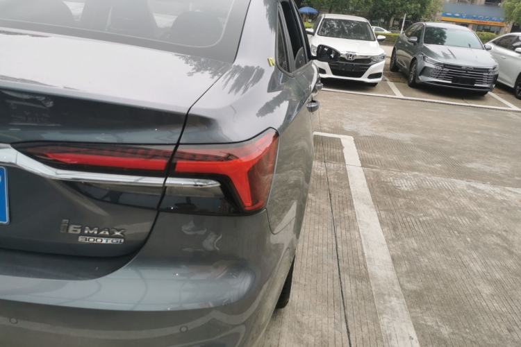 Used Roewe i6 MAX 2020 300TGI Automatic Sporty Cool Edition Right Rear Taillight