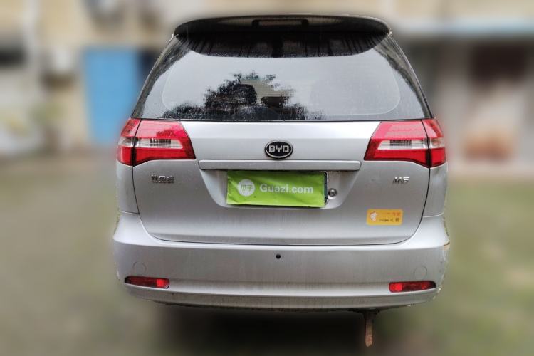 Used BYD M6 2013 2.0L Manual Comfort Edition
