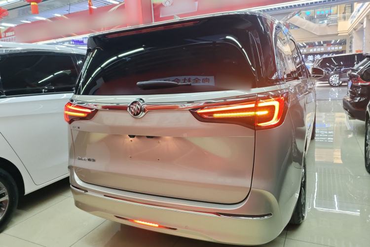 Used Buick GL8 2022 ES Landtrek 653T Luxury Edition